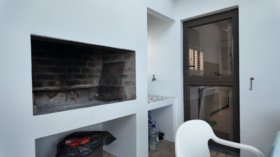 3 Bedroom Property for Sale in Stilbaai Wes Western Cape